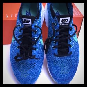 Nike flynit Zoom shoes